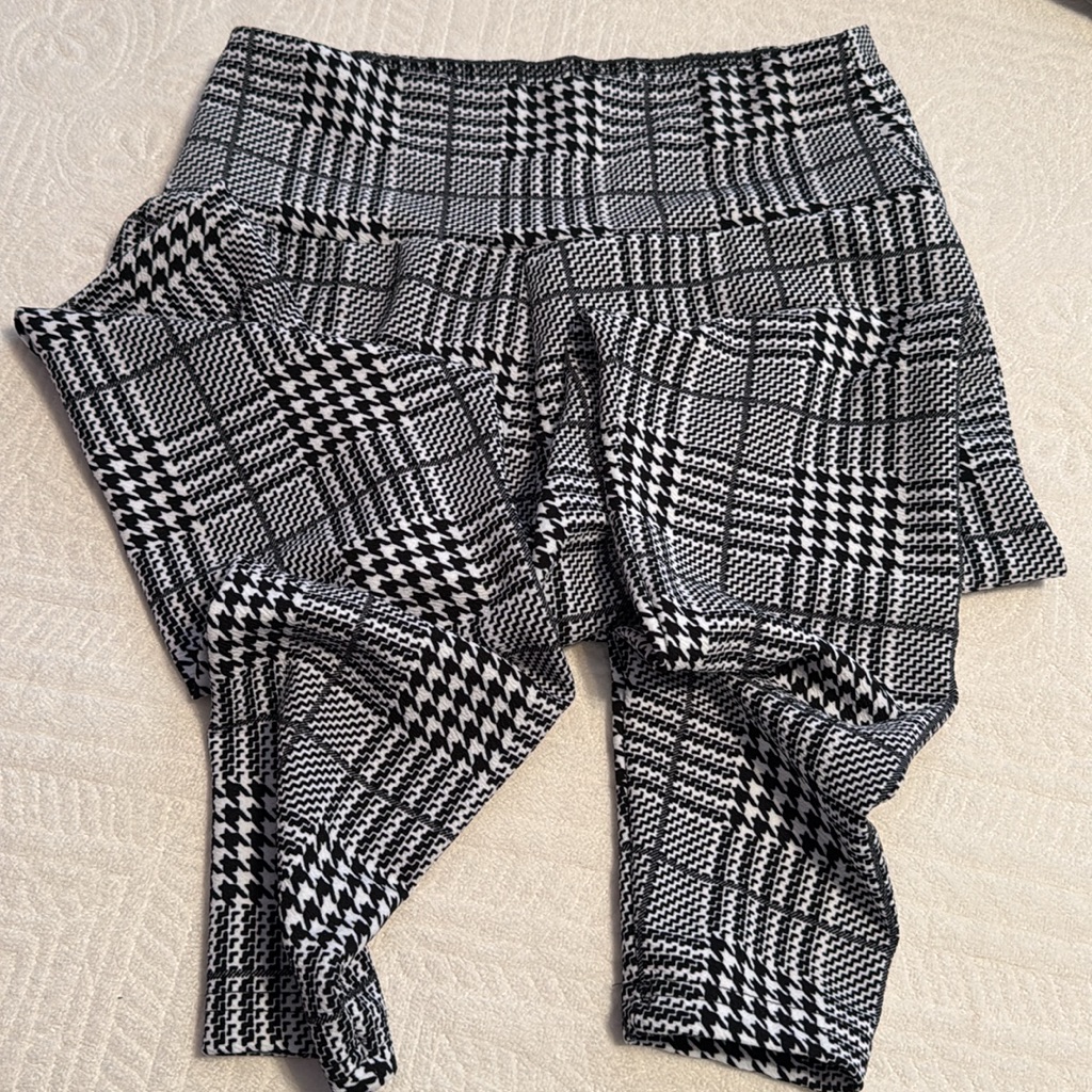 Shein Essnce Plus Glen Plaid Leggings Size Xl